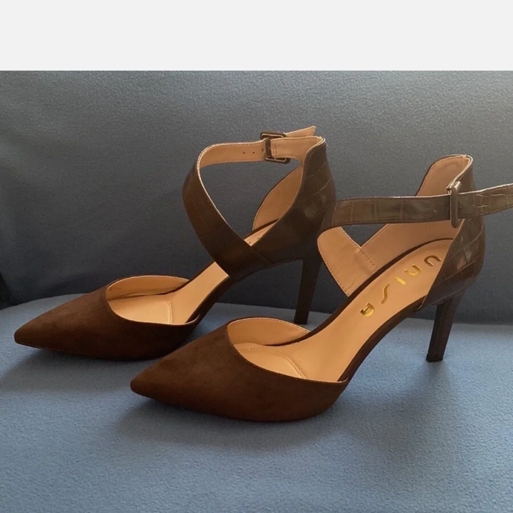 New Very Classic And Elegant Shoes 4” Heels By Unisa Size 9.5 - Picture 2 of 8